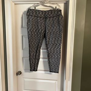 7/8 length Torrid Leggings in black and white pattern